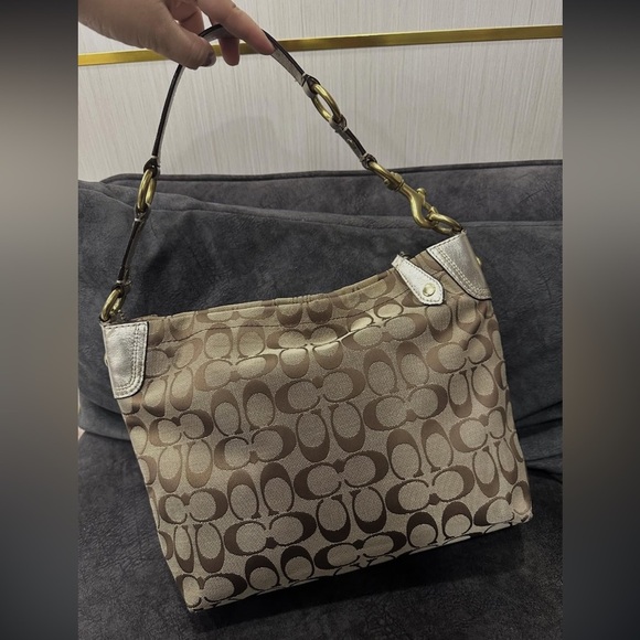 Coach Tan and Gold Floral Shoulder Bag WITH A FEW STAINS AROUND THE FLOWERS - Picture 2 of 8